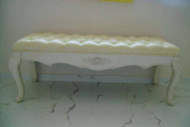 прикроватная скамья