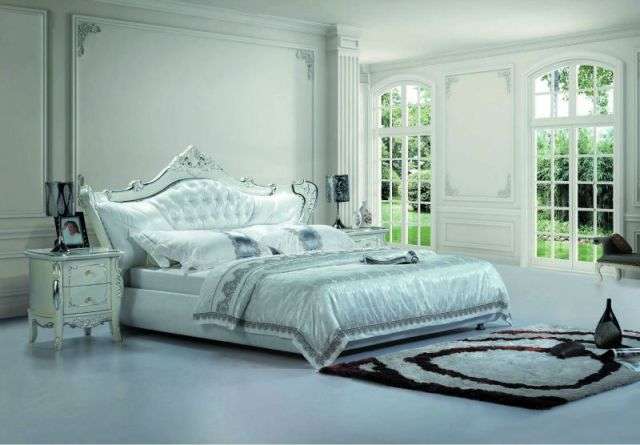 Расставляем мебель в спальне.