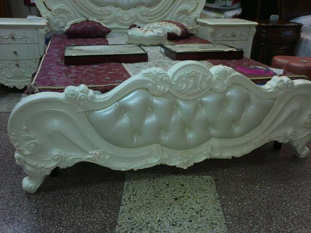iznozhye krovati verona