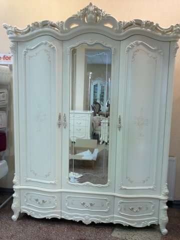 шкаф на 3 двери