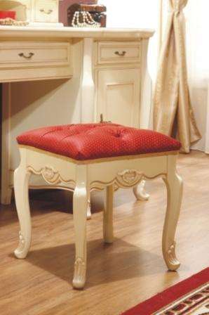 пуф в белую спальню