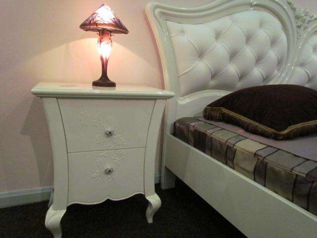 Тумба прикроватная