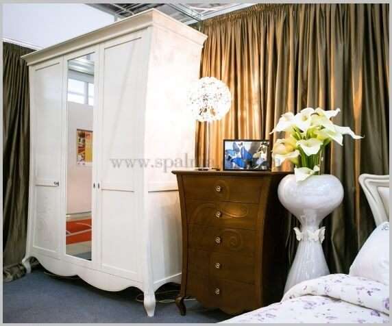 Шкаф с зеркалом Капри в белом цвете в стиле Арт Деко