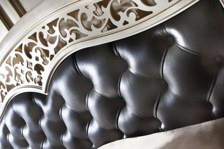 изголовье кровати в коже