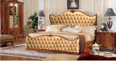 кровать с мягким изножьем и изголовьем