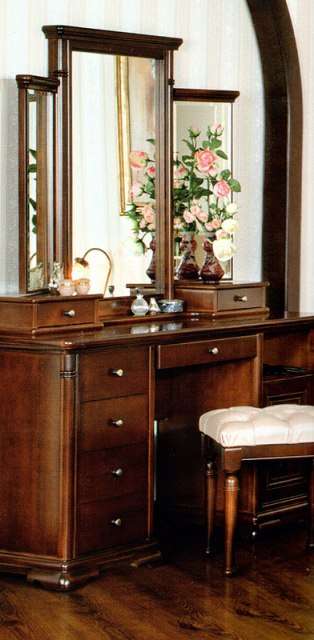 туалетный столик с зеркалом