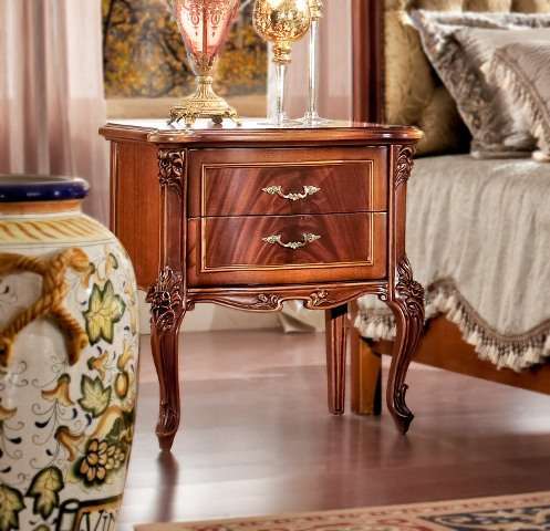 тумбочка в спальню, массив дерева