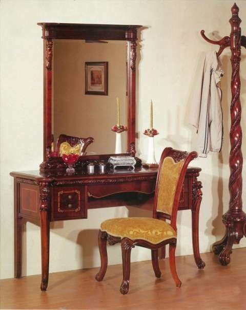 столик туалетный с зеркалом