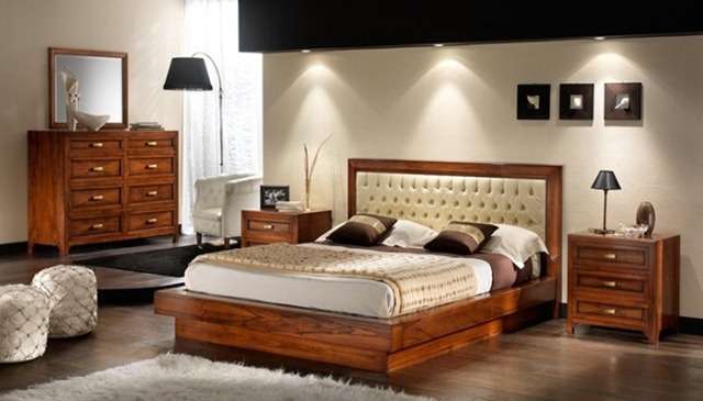 кровать с мягким изголовьем