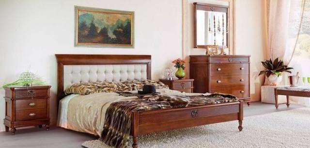 мягкое изголовье кровати