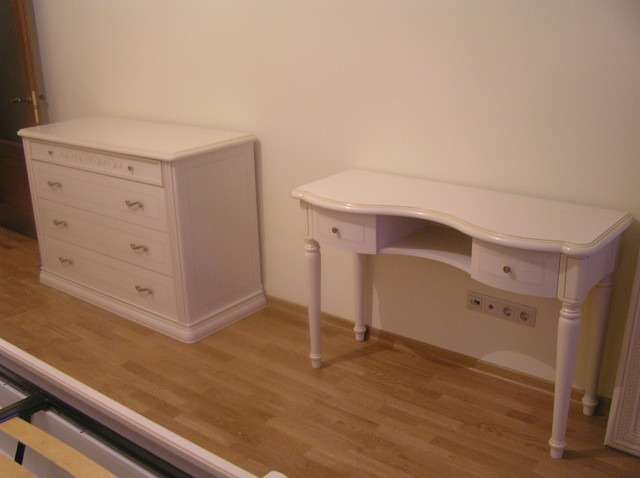 комод и консольный столик