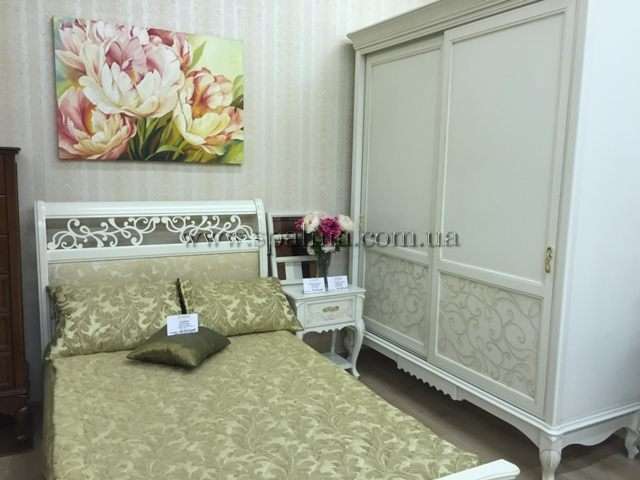 Белая кровать с прямым резным изголовьем в спальню Матео, Мобекс