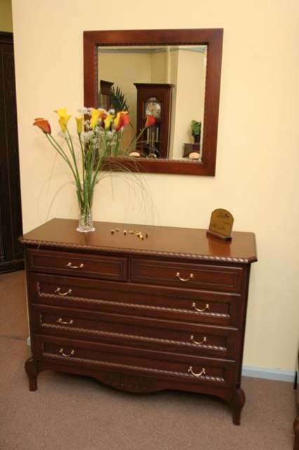 комод широкий в спальню