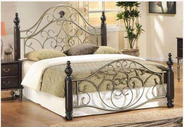 Кровать для любой спальной комнаты должна всегда производиться из экологичных материалов.