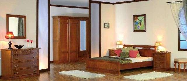 Румынский мебельный гарнитур Romantique Lux выполнен из натурального массива покрытого шпоном.