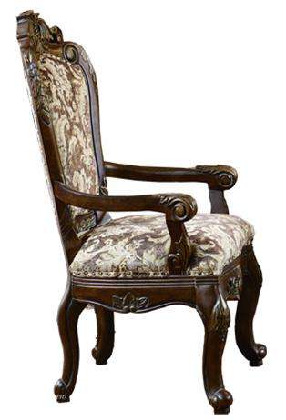 стул с подлокотниками