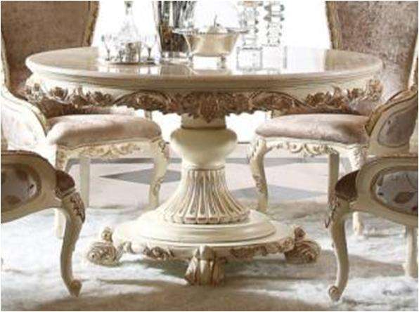 Обеденный стол на фигурных ножках с мраморной столешницей