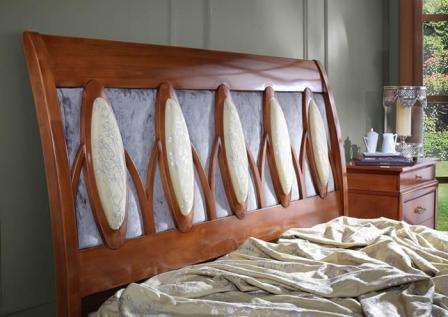 Кровать в двух вариантах исполнения изголовья станет изюминкой в интерьере комнаты для отдыха