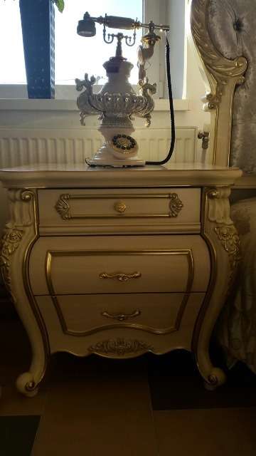 Тумбочка прикроватная