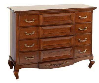 Комод с 4-мя выдвижными ящиками может использоваться в качестве дополнительного места для хранения вещей