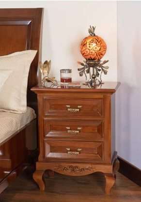 Тумбочка прикроватная с 3-мя выдвижными ящиками повысит комфорт в спальной зоне