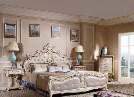 Комод состоит из 4 выдвижных ящиков, поэтому станет удобным местом для хранения мелких аксессуаров. Габариты: 733х470х1173