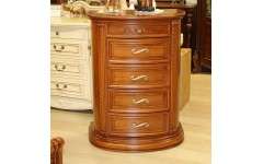 Комод высокий имеет полукруглую конструкцию, поэтому его удобно установить возле стены. Полукруглая форма мебели смотрится гармонично в интерьере и придает обстановке нотки изысканности и шарма. Габариты: 790*480*1150