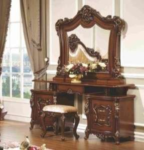 Туалетный стол с зеркалом выделяется оригинальной формой и поможет организовать удобное место для нанесения макияжа. Выдвижные ящики помогут поддерживать порядок в бижутерии и мелких косметических принадлежностях