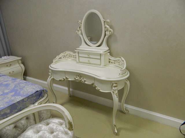 малый дамский столик в спальню Энигма, Одесса