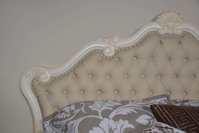 Изголовье кровати с кожей