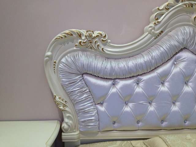 мягкая обивка спинки кровати