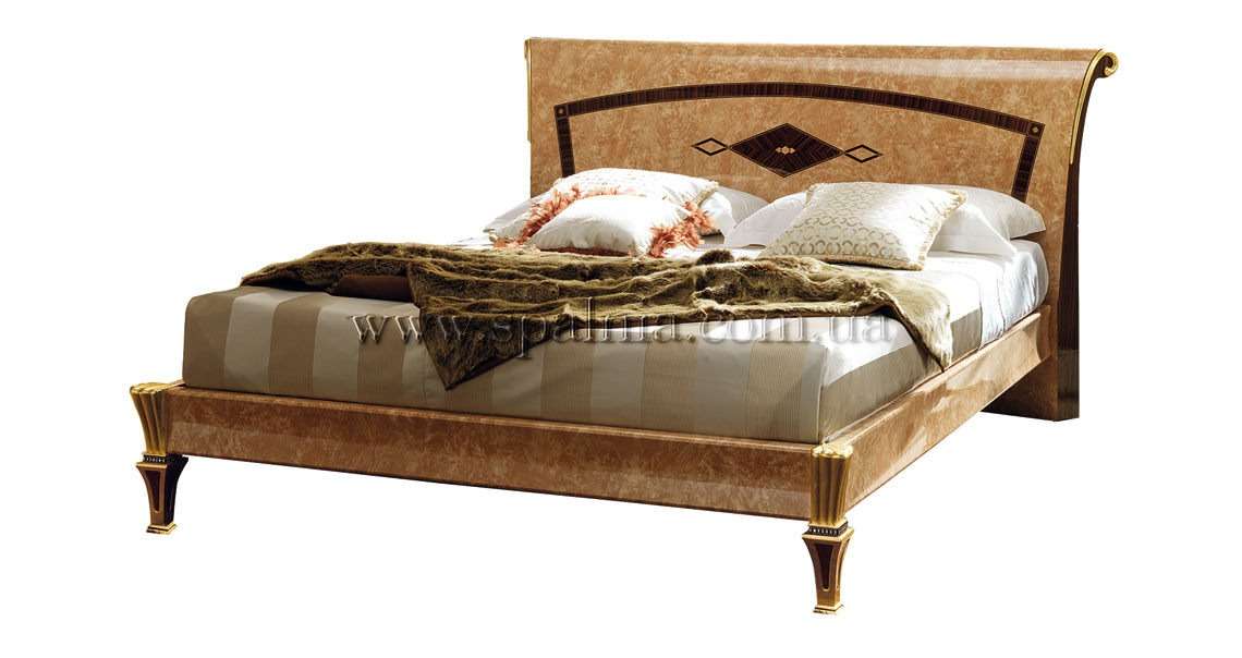 Кровать из массива аредоклассик