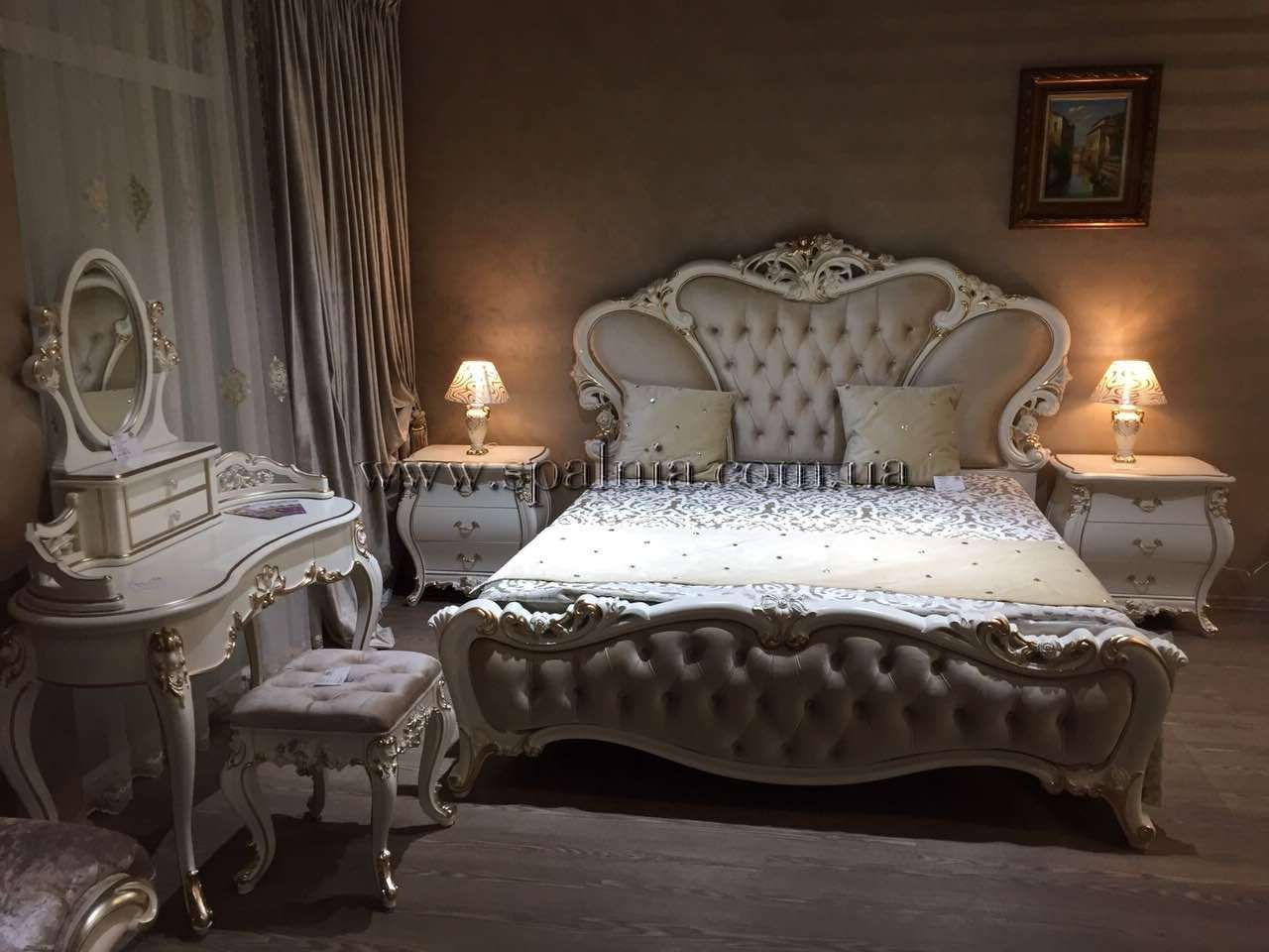 Фото классической мебели в спальню Пале Роял