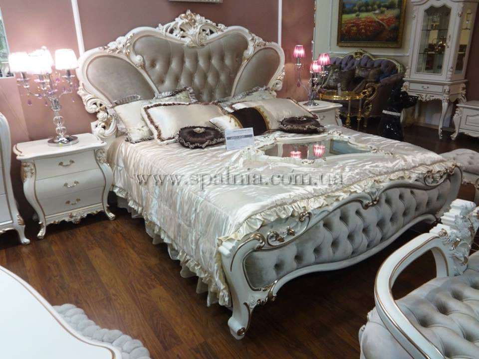 дизайн спальни со светлой мебелью фото