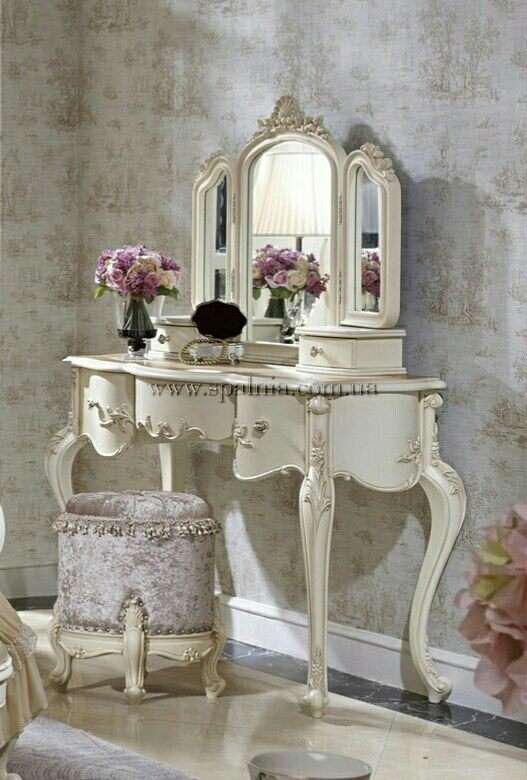 Стол туалетный в белом цветет в стиле прованс от производителя Энигма www.spalnia.com.ua