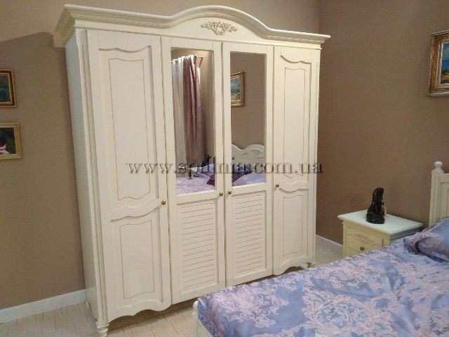 Четырехдверный белый шкаф для румынской спальни Яна
