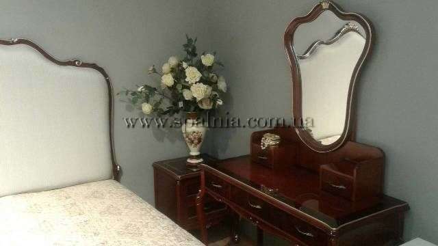 Стол туалетный в мебельный гарнитур Версалес, Даминг