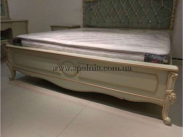 Изножье кровати Люсиль