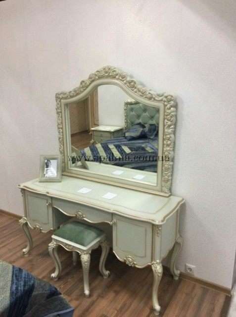 Резной туалетный стол для спальни Люсиль, Аванти.