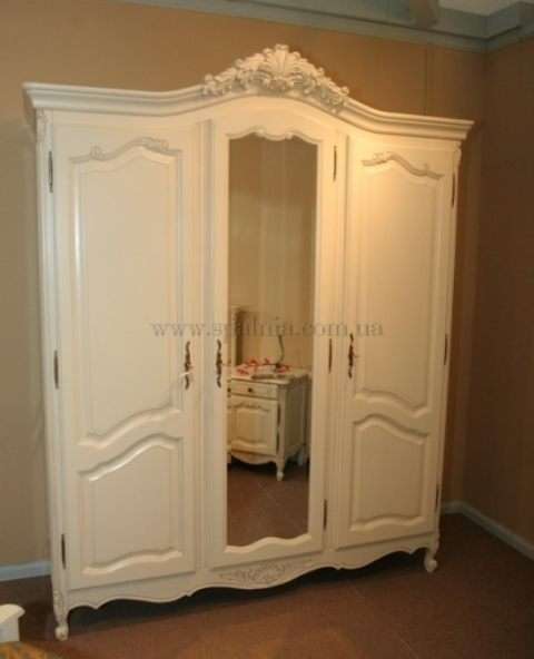 Деревянный резной трехдверный шкаф для спальни Могадор, Румыния