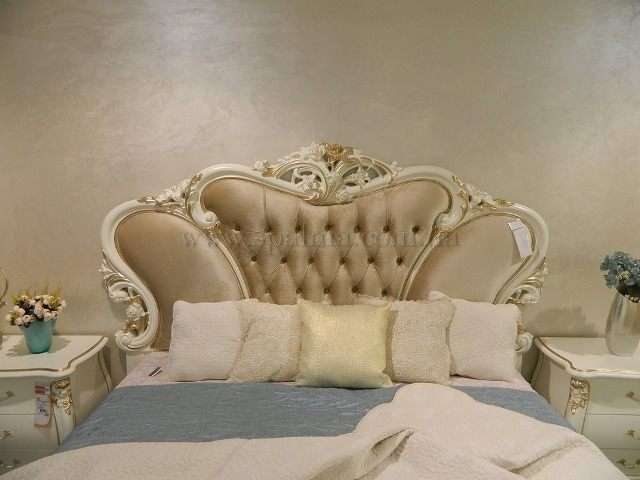 Мягкое изголовье кровати Пале Рояль в ткани хамелеон. Фабрика Энигма