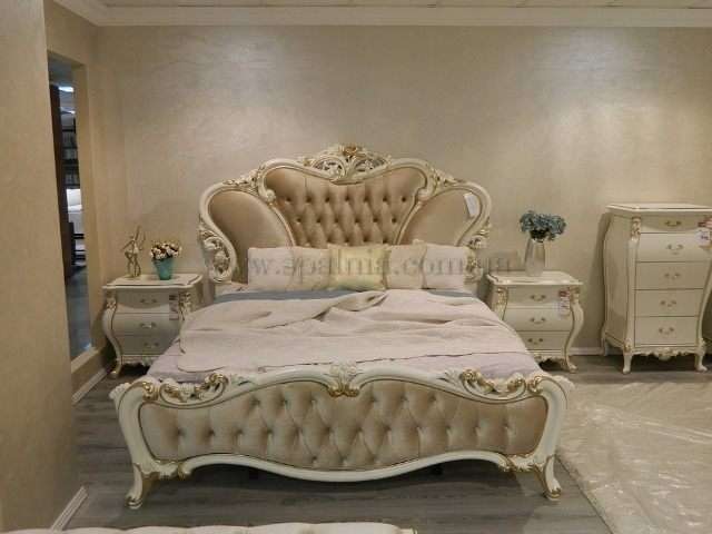 Пале Рояль- двухспальная кровать для классической спальни в стиле барокко.