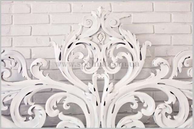 Роскошное изголовье кровати идеально дополнит интерьер в стиле Барокко или Арт Деко.