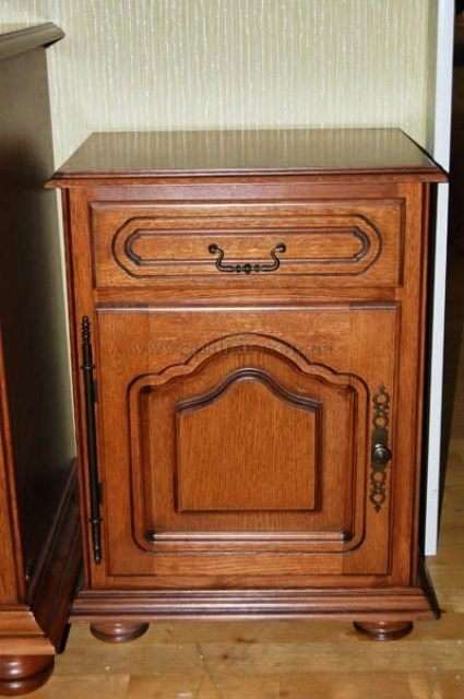 Тумбочка прикроватная для спальни Валентина Люкс. Живое фото