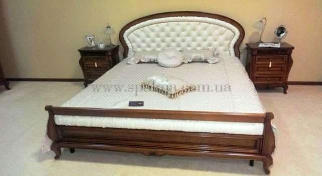 кровать из массива дерева с мягким изголовьем Кровати для спальни: каталог интернет магазина Spalnia.com.ua