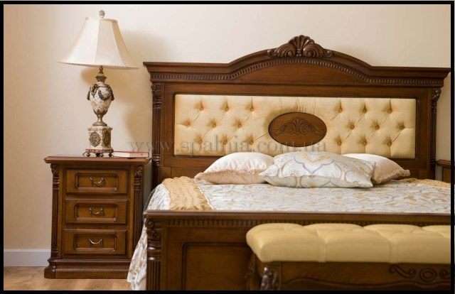 Для изготовления румынской мебели в спальню используют, так называемые, элитные сорта деревьев, а это черешня, дуб, орех, клен, бук.