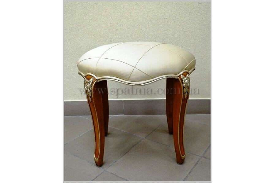 мягкий пуф на 4х ножках к туалетному столу