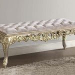 Світла спальня у стилі класика Грація