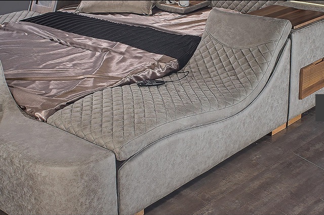 Умная серая кровать с телевизором Элита