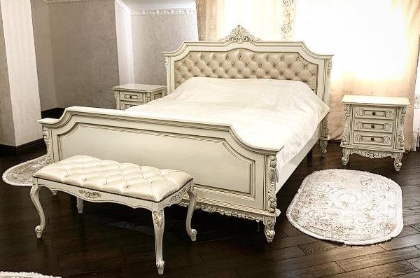 Классическая белая кровать Регал, Румыния